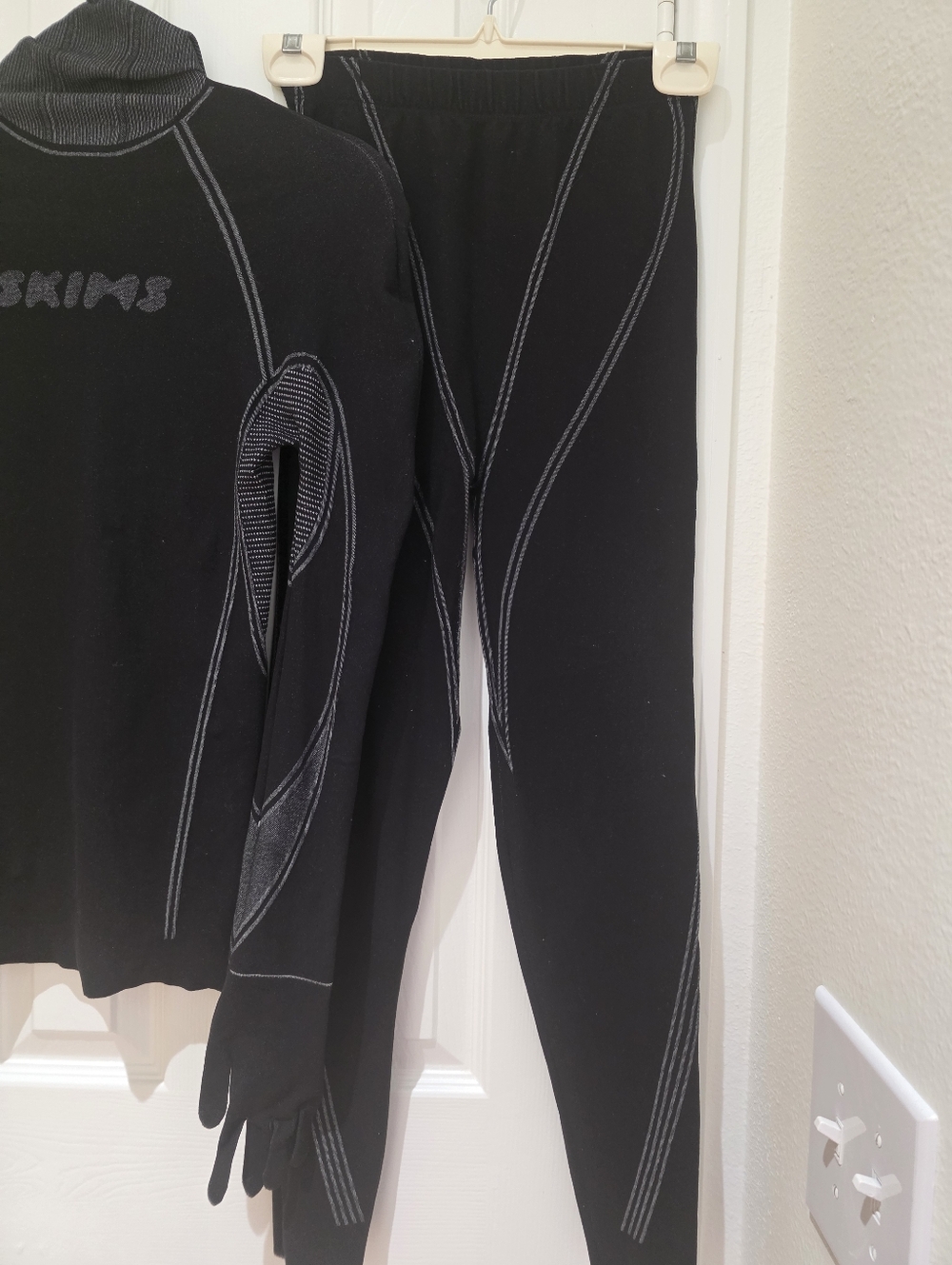 SKIMS First Layer Set With Bottoms And Top Both Size M-XL - Picture 8 of 11